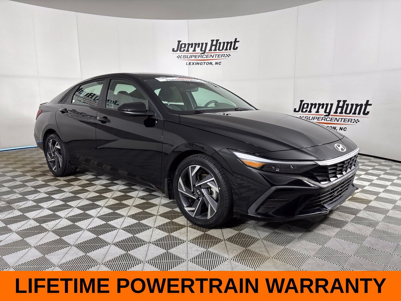 Used 2025 Hyundai Elantra Sport FWD image 4