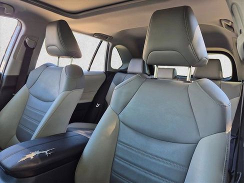 Used 2019 Toyota RAV4 XLE Premium w/ Cold Weather Package FWD image 13