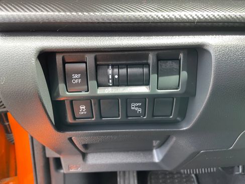 Used 2019 Subaru Crosstrek 2.0i Premium w/ Eyesight System AWD/4WD image 11