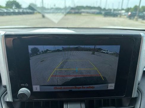 Used 2023 Toyota RAV4 LE AWD/4WD image 16
