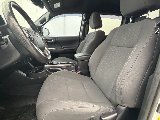 Used 2017 Toyota Tacoma TRD Off-Road w/ Tow Package (A/T) AWD/4WD image 23