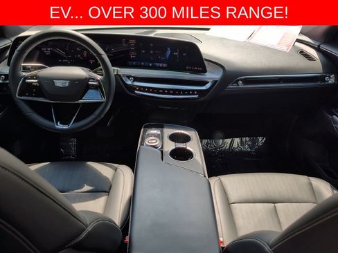 Used 2024 Cadillac Lyriq Luxury w/ LPO, Floor Liner Package AWD/4WD image 18