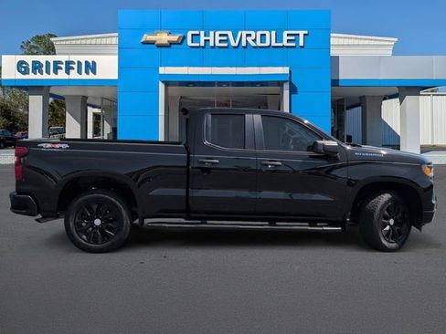 Used 2023 Chevrolet Silverado 1500 Custom AWD/4WD image 3