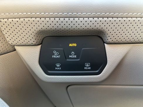 New 2026 Volkswagen Atlas SE image 25