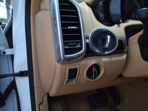 Used 2014 Porsche Cayenne Diesel Platinum Edition AWD/4WD image 70