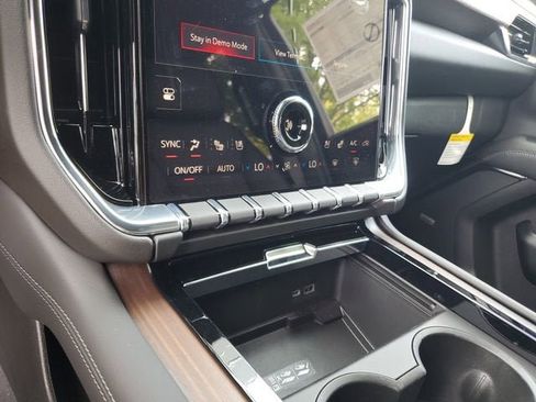 New 2026 GMC Yukon Denali w/ Denali Reserve Package AWD/4WD image 23
