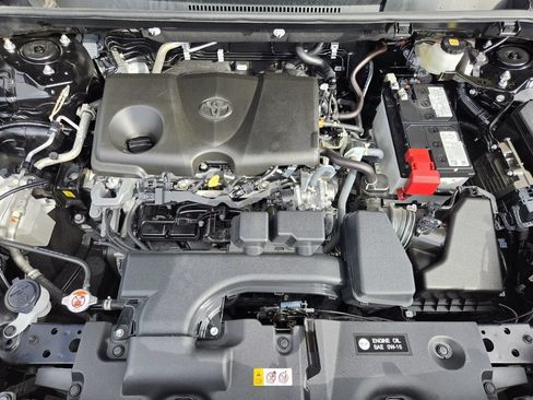 Used 2025 Toyota RAV4 XLE FWD image 31