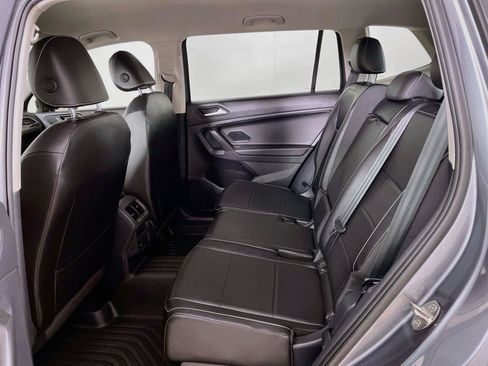 Used 2021 Volkswagen Tiguan SE AWD/4WD image 11