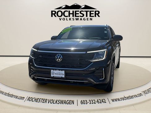 Used 2024 Volkswagen Atlas Cross Sport SEL R-Line AWD/4WD image 1