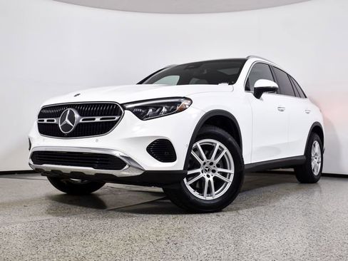 Certified 2025 Mercedes-Benz GLC 300 GLC 300 image 2