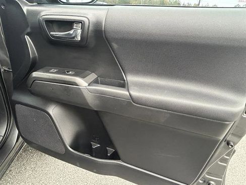 Used 2020 Toyota Tacoma SR5 image 22
