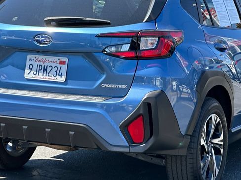 Used 2024 Subaru Crosstrek 2.0i Premium w/ Crosstrek Mirror Package AWD/4WD image 8