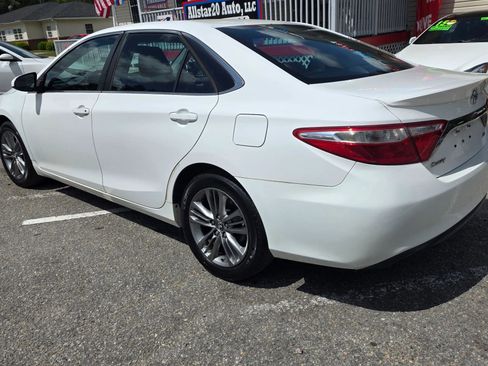 Used 2016 Toyota Camry SE image 7