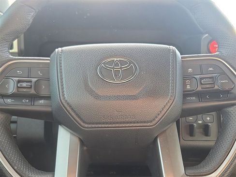 Used 2024 Toyota Tacoma TRD Off-Road image 25