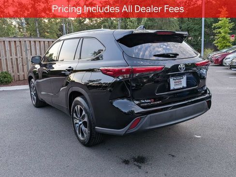 Used 2022 Toyota Highlander XLE FWD image 7