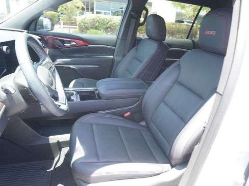 Used 2025 Chevrolet Traverse Z71 w/ Driver Confidence Package AWD/4WD image 12