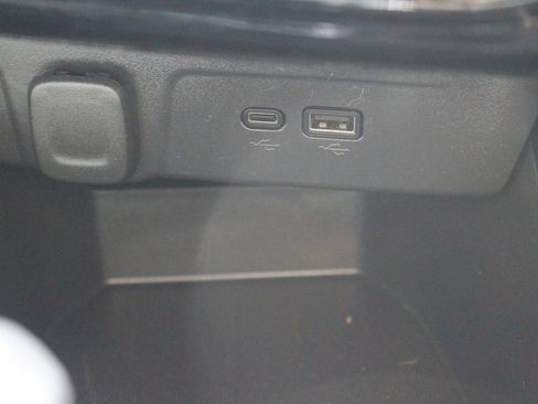 Used 2024 Chevrolet Trax LT w/ LT Convenience Package image 30