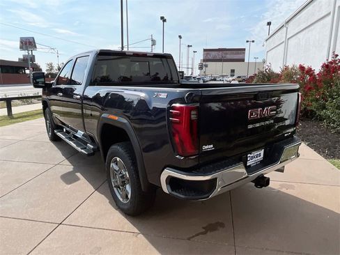 New 2026 GMC Sierra 3500 SLT w/ SLT Premium Package image 4