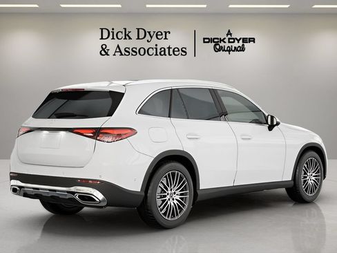 Used 2026 Mercedes-Benz GLC 300 image 17
