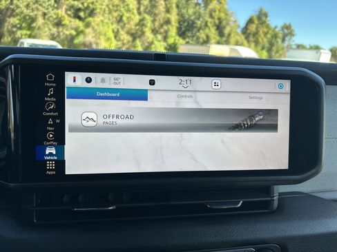 New 2025 Jeep Gladiator Sport image 29