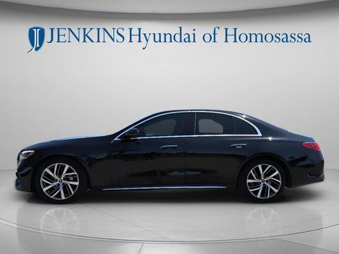 Used 2025 Mercedes-Benz E 350 4MATIC Sedan image 9