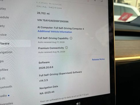 Used 2025 Tesla Model Y Long Range AWD/4WD image 8