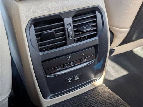 Used 2025 BMW 330i Sedan w/ Convenience Package image 18