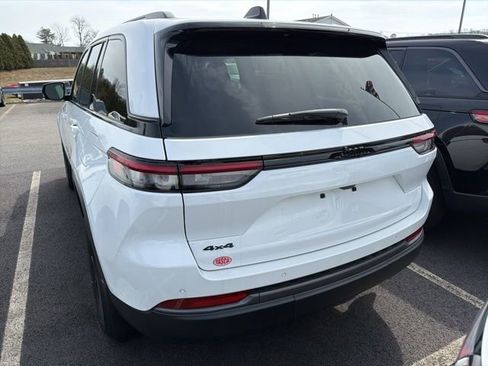 New 2026 Jeep Grand Cherokee Altitude image 6