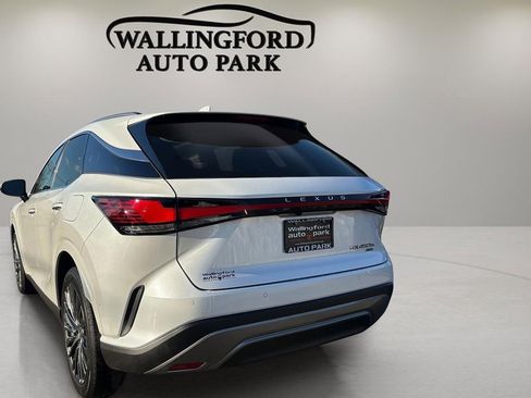 Used 2025 Lexus RX 450h AWD w/ Convenience Package image 5