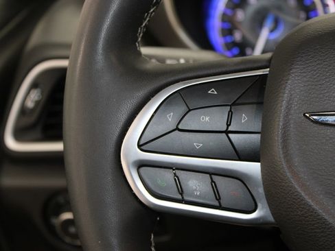 Used 2025 Chrysler Pacifica Select FWD image 13