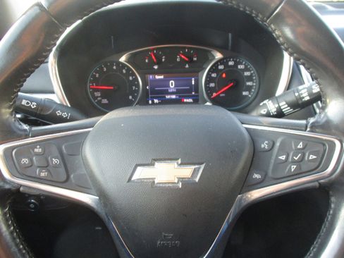 Used 2019 Chevrolet Equinox LT image 10