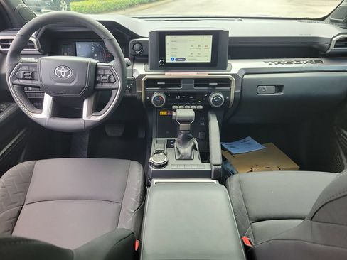 Used 2026 Toyota Tacoma SR5 AWD/4WD image 12