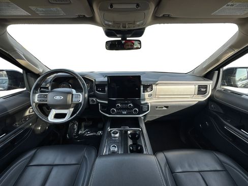 Used 2024 Ford Expedition Max XLT image 11