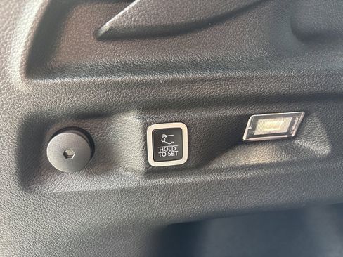 Used 2023 Jeep Grand Cherokee L Altitude image 26