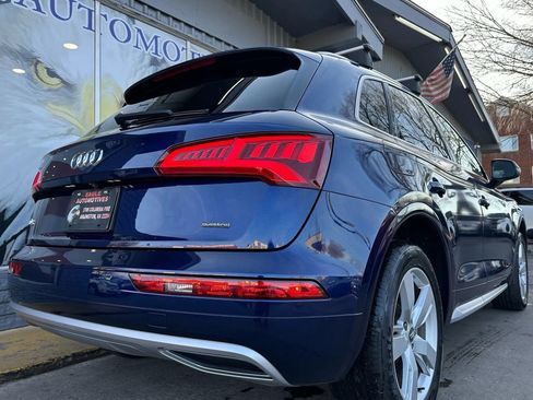 Used 2019 Audi Q5 2.0T Premium w/ Convenience Package image 3