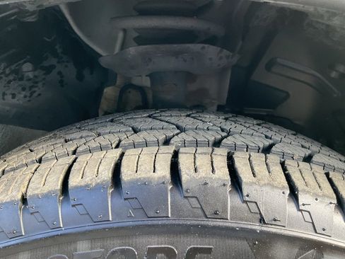 Used 2018 Nissan Rogue SV image 73