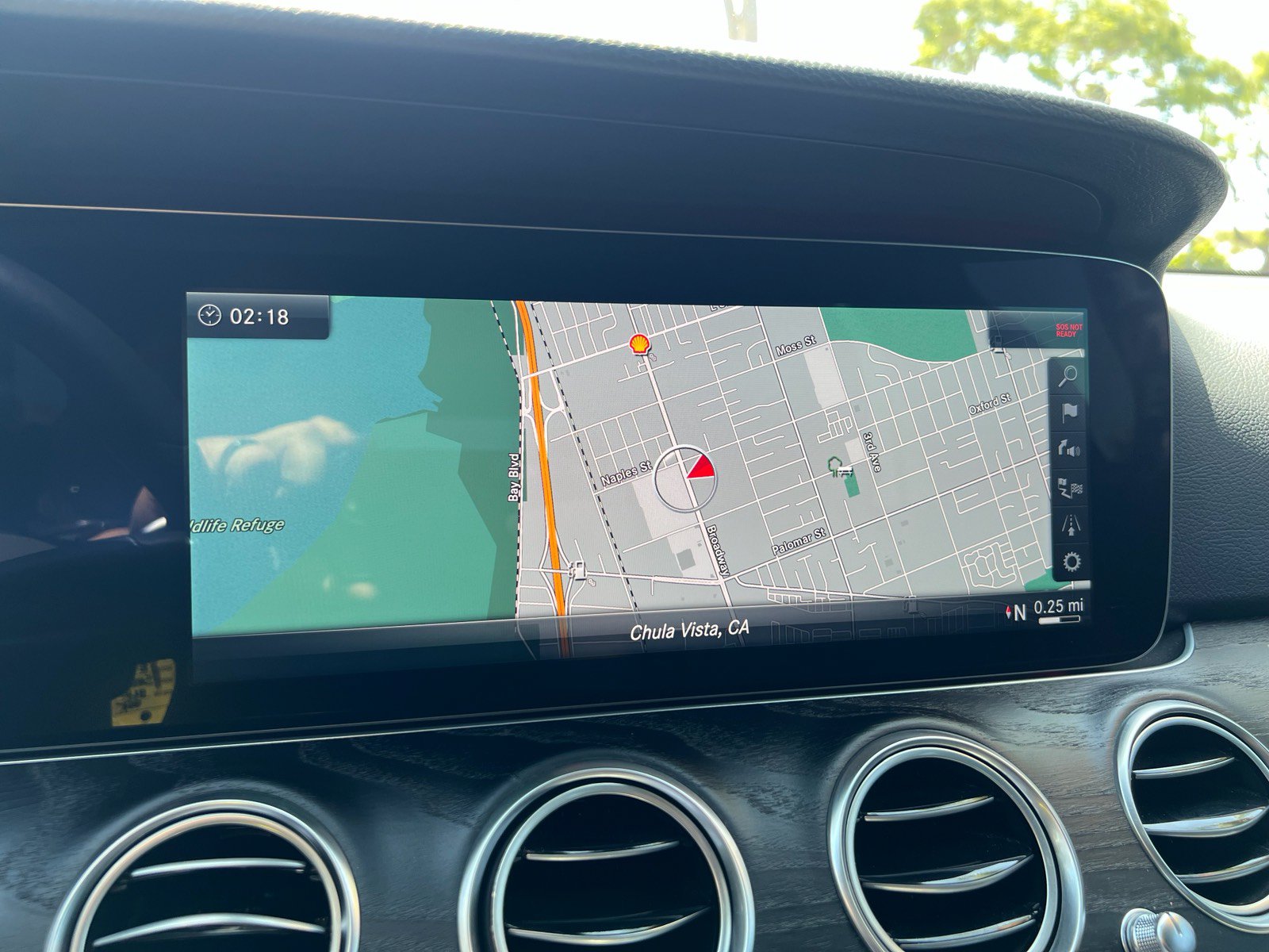 Used 2018 Mercedes-Benz E 400 4MATIC Sedan w/ Premium 3 Package image 31
