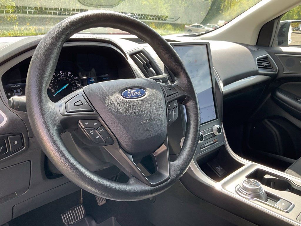 Used 2024 Ford Edge SE w/ Black Appearance Package AWD/4WD image 15