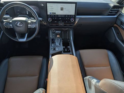 Used 2025 Lexus GX 550 w/ Accessory Package (2T) AWD/4WD image 11