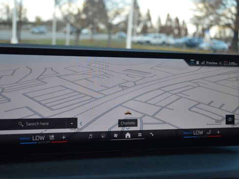 Used 2025 BMW 330i Sedan w/ Convenience Package image 19