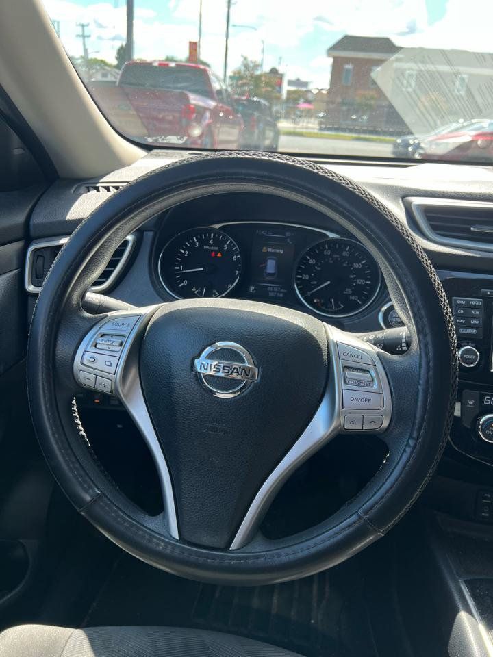 Used 2016 Nissan Rogue SV w/ SV Premium Package AWD/4WD image 15