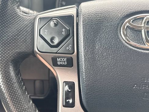 Used 2020 Toyota Tacoma SR5 AWD/4WD image 19