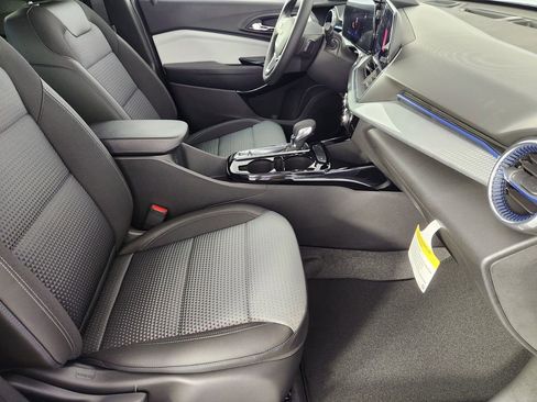 New 2026 Chevrolet Trax LT w/ Driver Confidence Package image 12