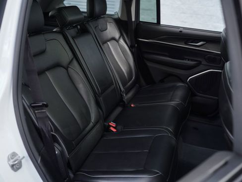 Used 2023 Jeep Grand Cherokee 4WD 4xe w/ Luxury Tech Group II image 26