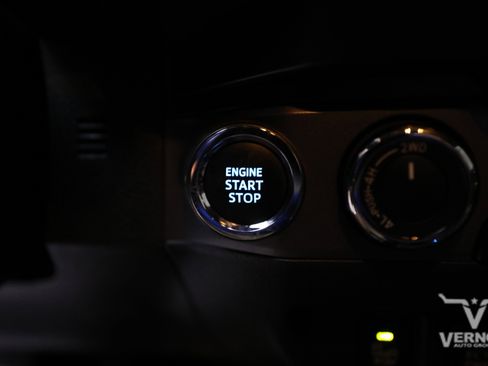 Used 2019 Toyota Tacoma TRD Sport image 22