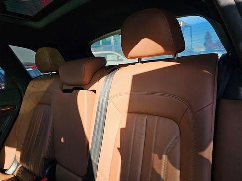 Used 2022 Audi Q5 2.0T Premium w/ Convenience Package image 11