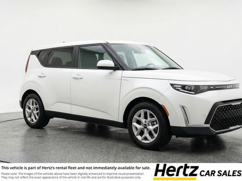 Used 2025 Kia Soul LX w/ LX Technology Package image 1