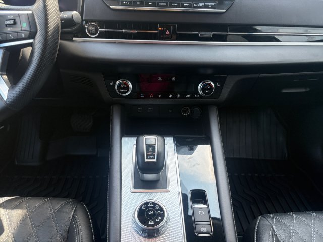 Used 2024 Mitsubishi Outlander SEL AWD/4WD image 11