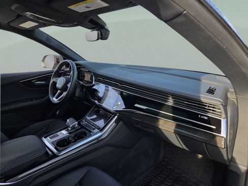 Used 2025 Audi Q8 Premium Plus AWD/4WD image 29