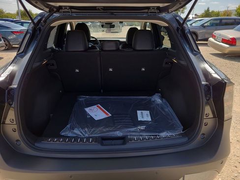 New 2026 Nissan Kicks SR w/ Illumination Package FWD image 8